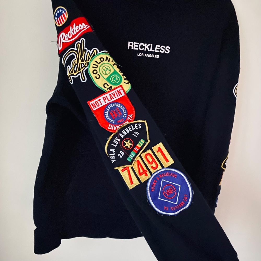 YOUNG AND RESTLESS BLACK HOODIE - Picture 4 of 7